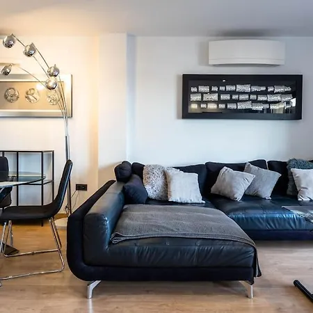 Atico Deluxe Monaco 139 アパート